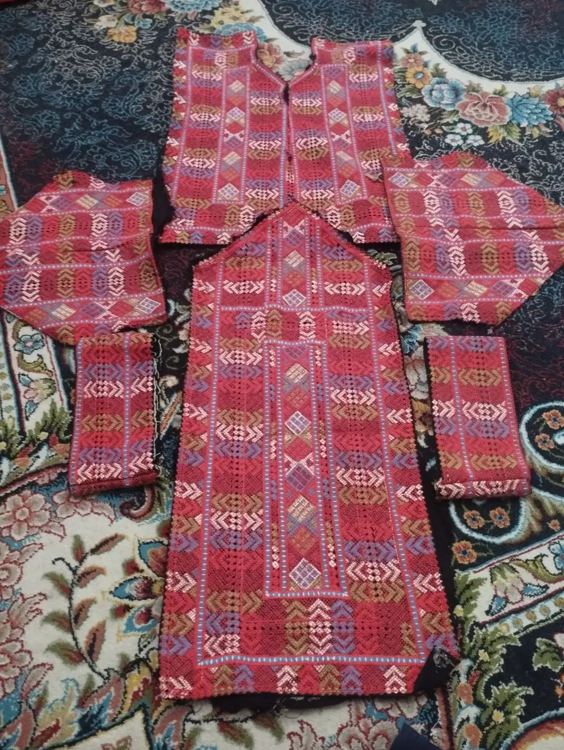 باسلام دو عدد یقه لباس بلوچی بفروش می‌رسد|لباس|بندرعباس, |دیوار