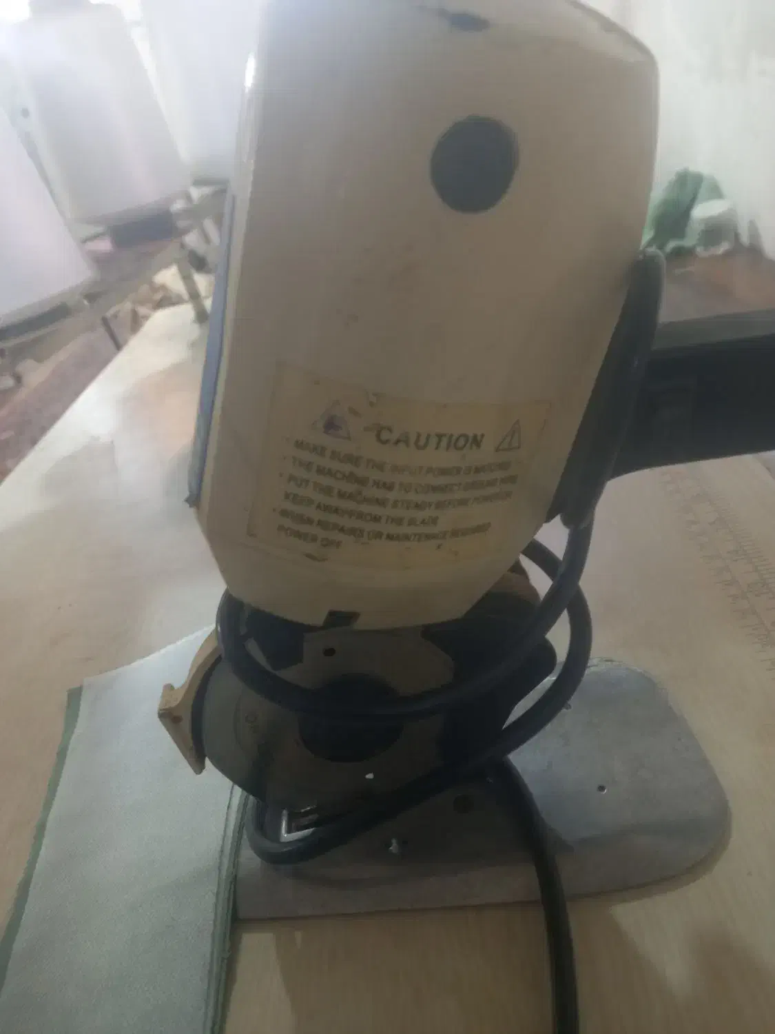 قیچی برقی|لوازم خیاطی و بافتنی|رباطکریم, نصیرشهر|دیوار