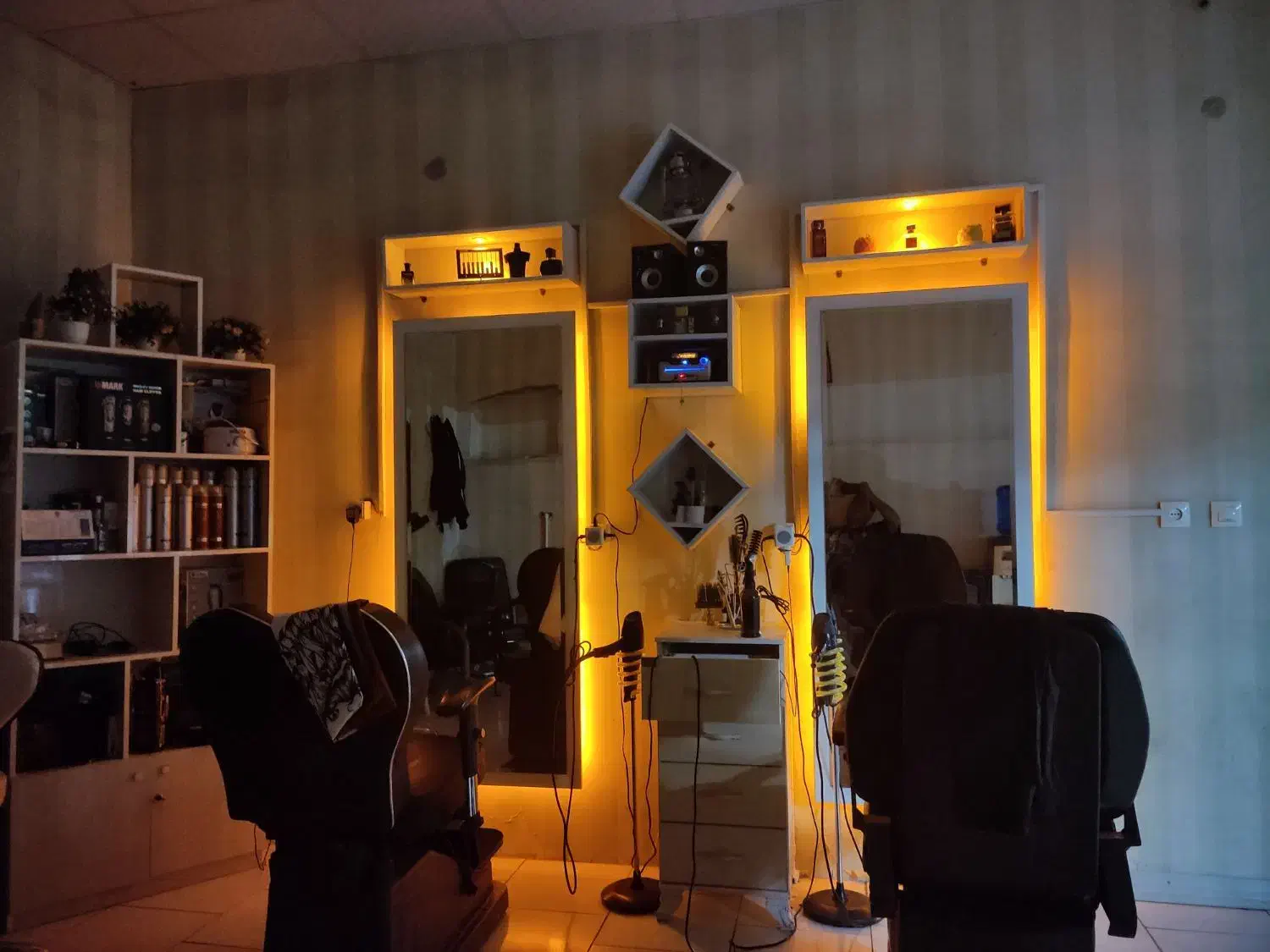 فروش دو عدد آینه باکس و دراور تمیز و سالم|آرایشگاه و سالن‌های زیبایی|سیرجان, |دیوار