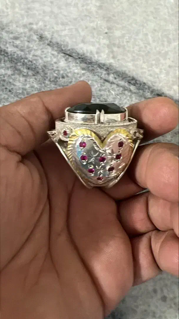 انگشتر سلطنتی|جواهرات|زابل, |دیوار