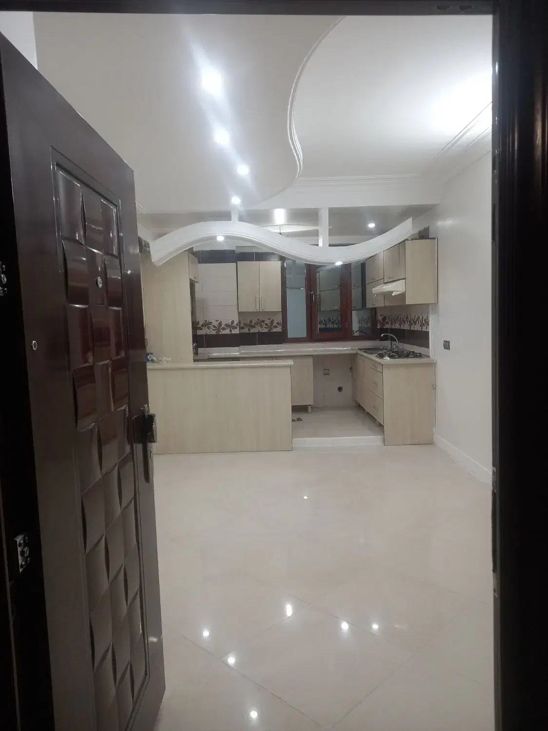 اجاره یک واحد آپارتمان خوش نقشه بالوکیشن خوب