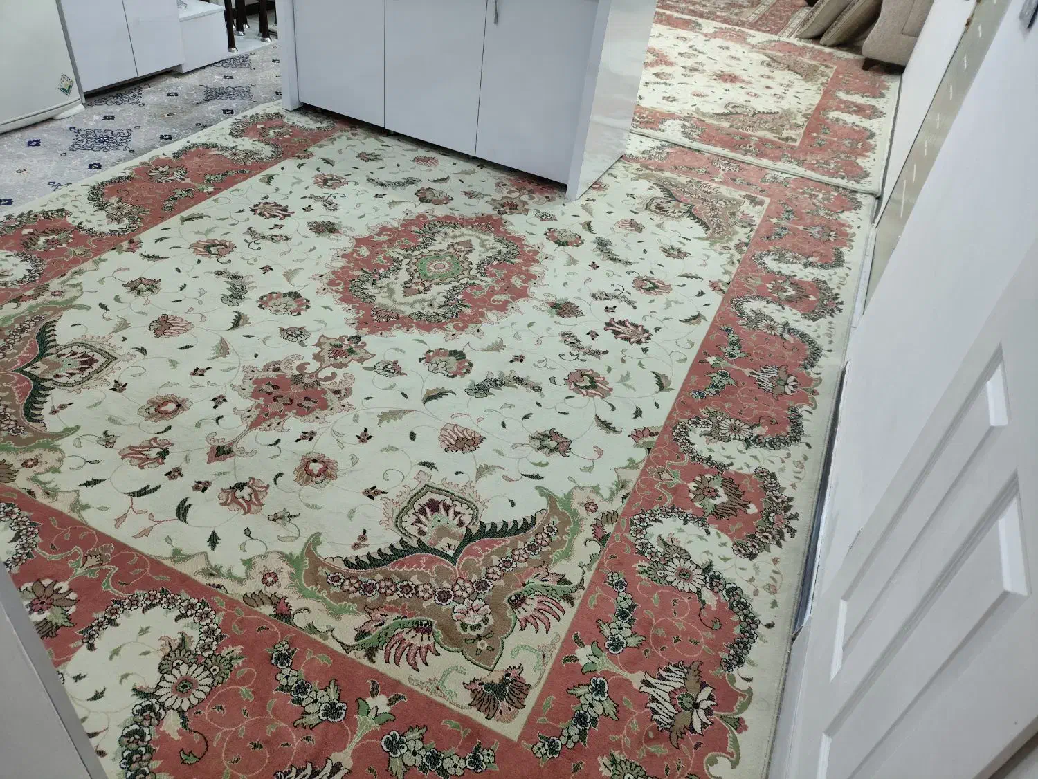 فرش ۳ در ۴ در حد نو|فرش|مشهد, سجاد شهر|دیوار