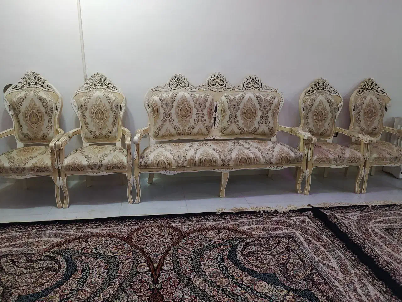 مبلمان ۹نفره سلطنتی|مبلمان خانگی و میز عسلی|دهلران, |دیوار