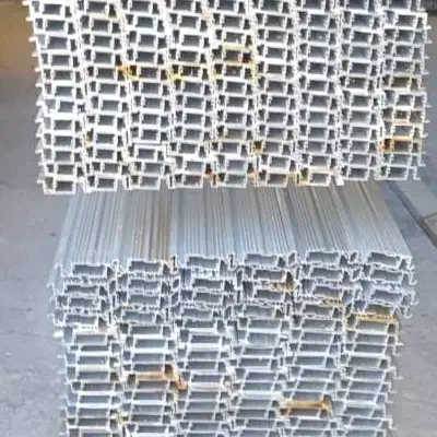 کارگر در کارگاه آلومینیوم|استخدام صنعتی، فنی، مهندسی|اراک, |دیوار