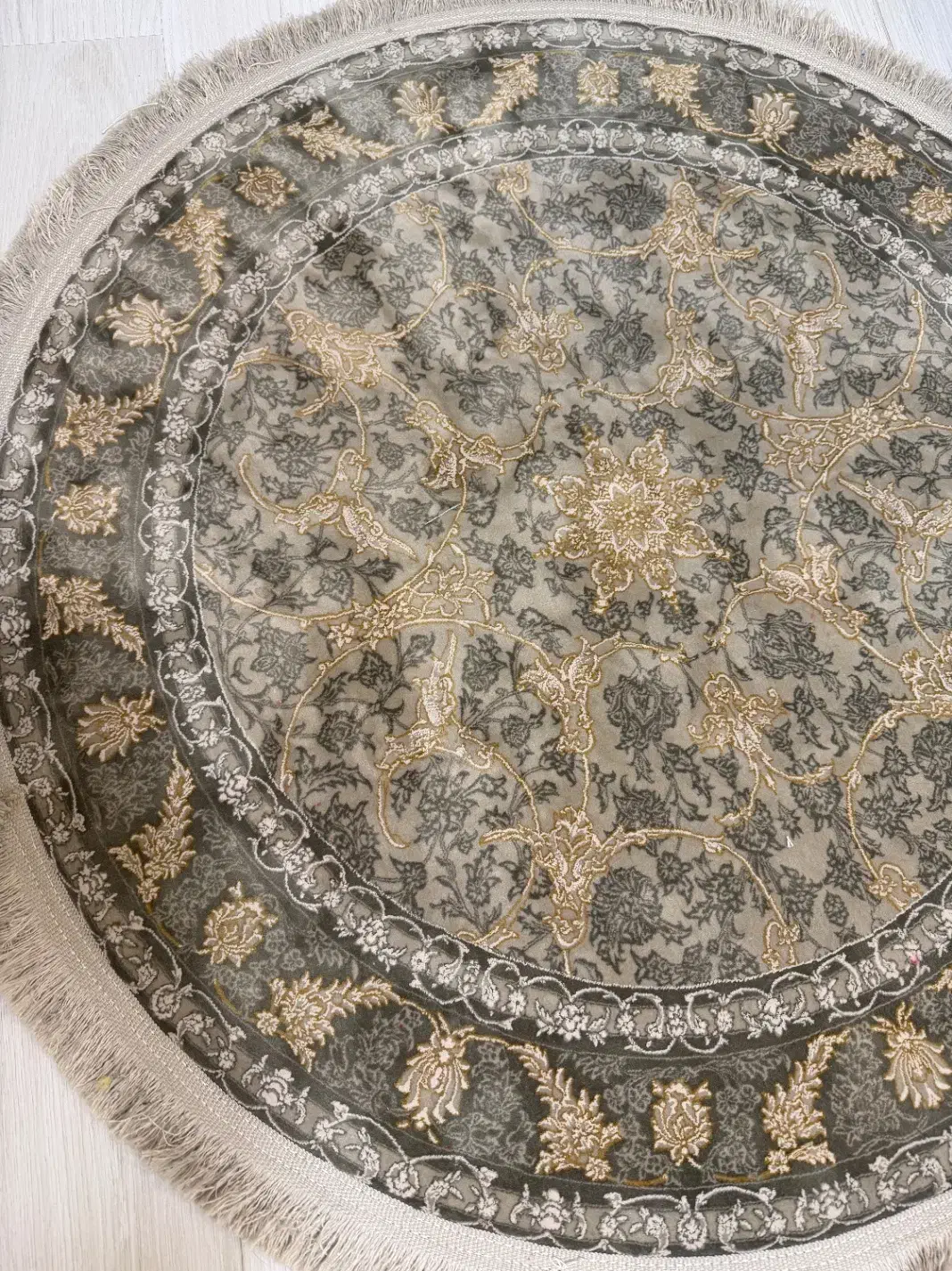 فرش گرد|فرش|فردیس, فردیس|دیوار