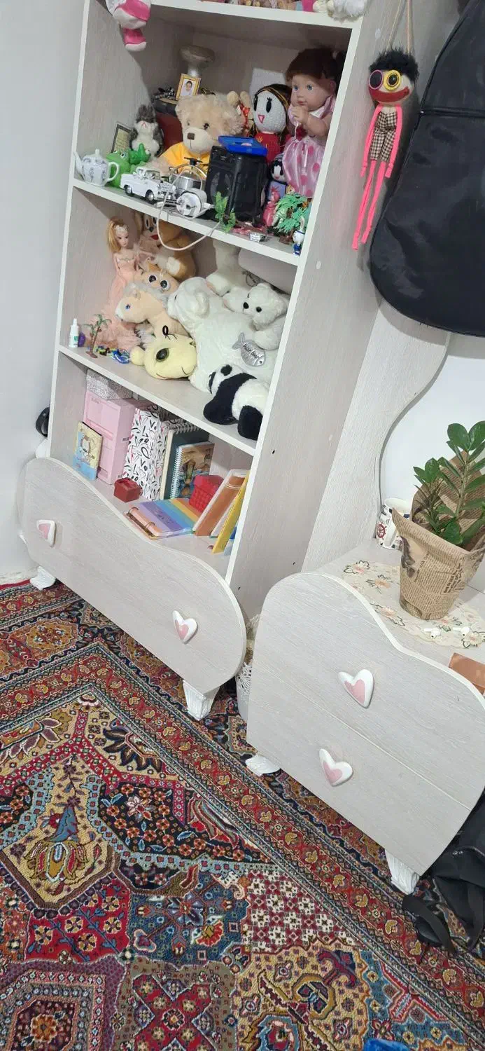 سرویس کمد نوجوان دخترانه در حد نو|تخت و سرویس خواب|خرمدره, |دیوار