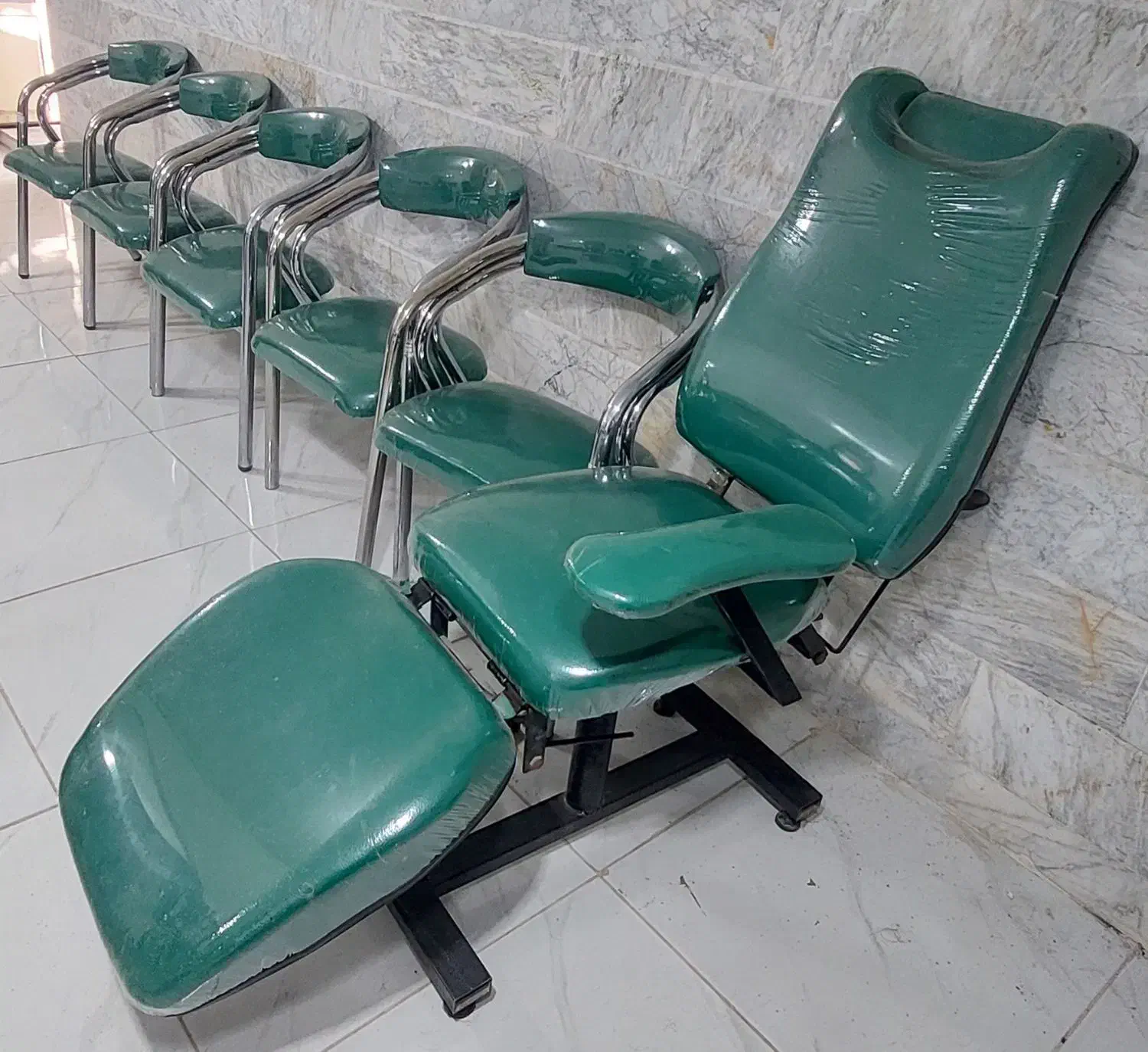 صندلی|آرایشگاه و سالن‌های زیبایی|تربت‌حیدریه, پائین ولایت|دیوار