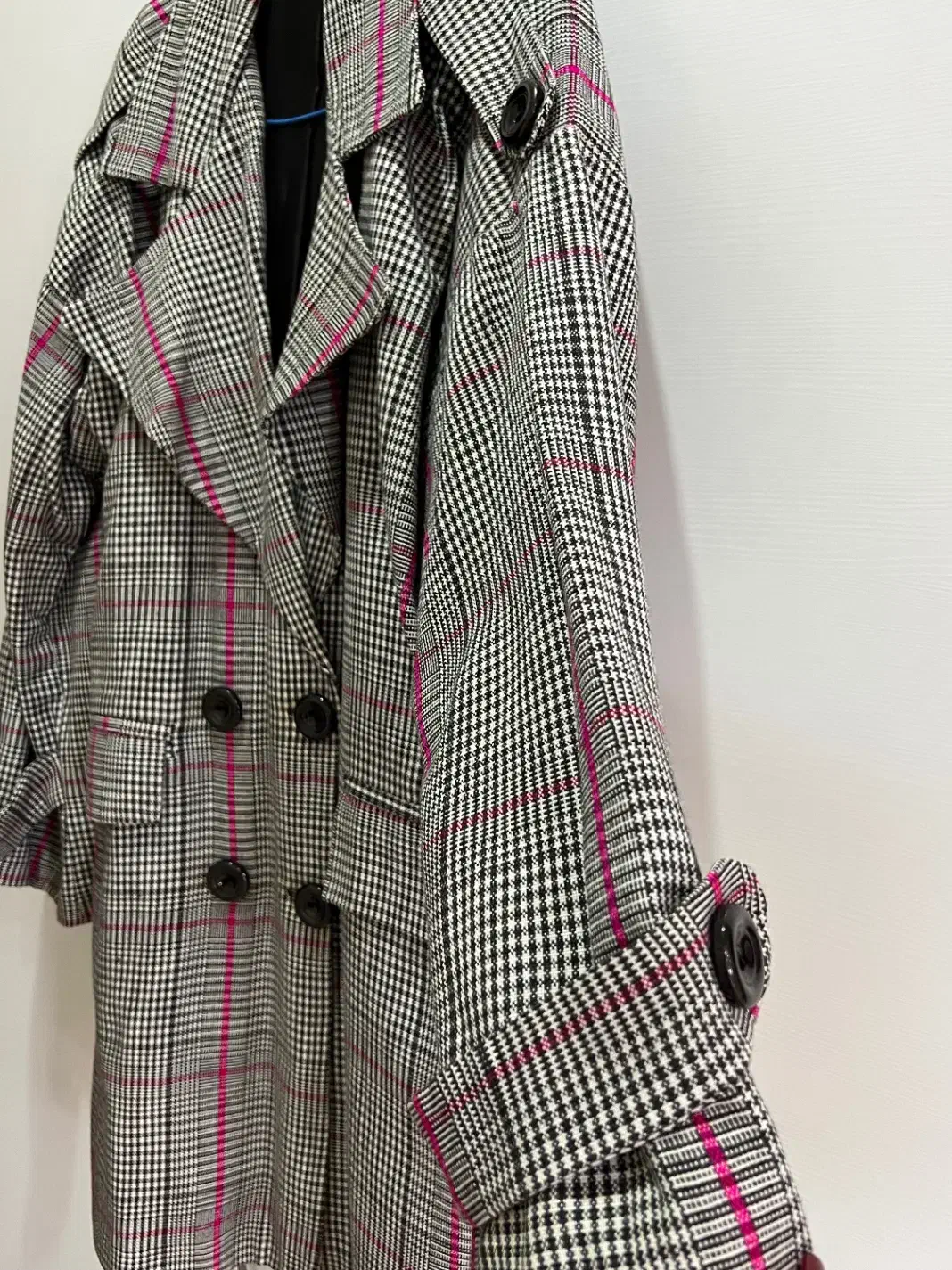 پالتو|لباس|چالوس, |دیوار