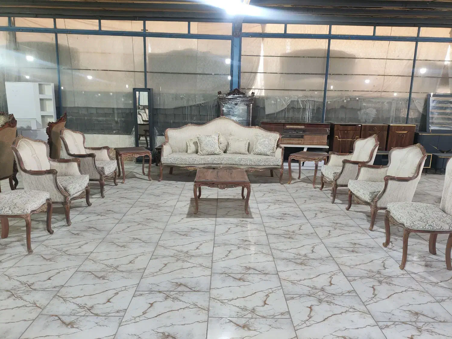 مبلمان راحتی وکلاسیک|مبلمان خانگی و میز عسلی|اشکذر, |دیوار