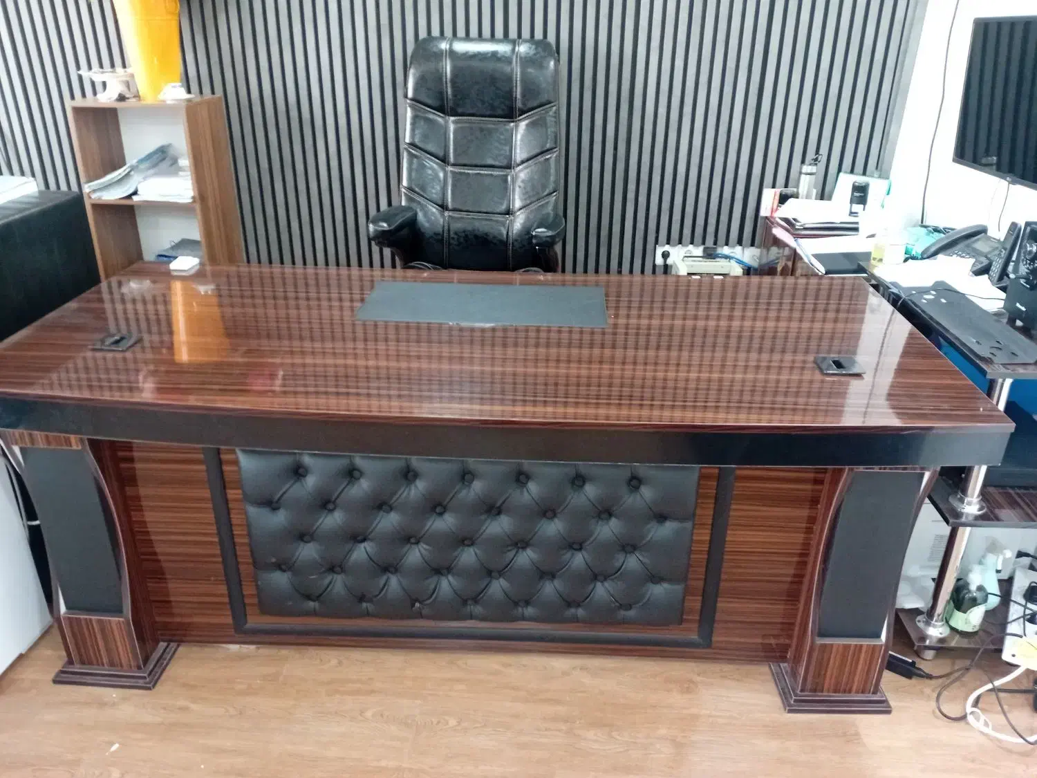 میز ریاست شیک و نو|دفتر کار|خرم‌آباد, |دیوار