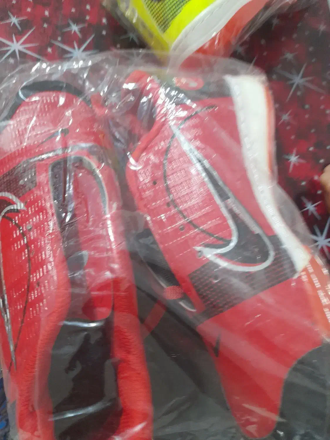 کفش ورزشی سالنی|کیف، کفش، کمربند|لردگان, |دیوار