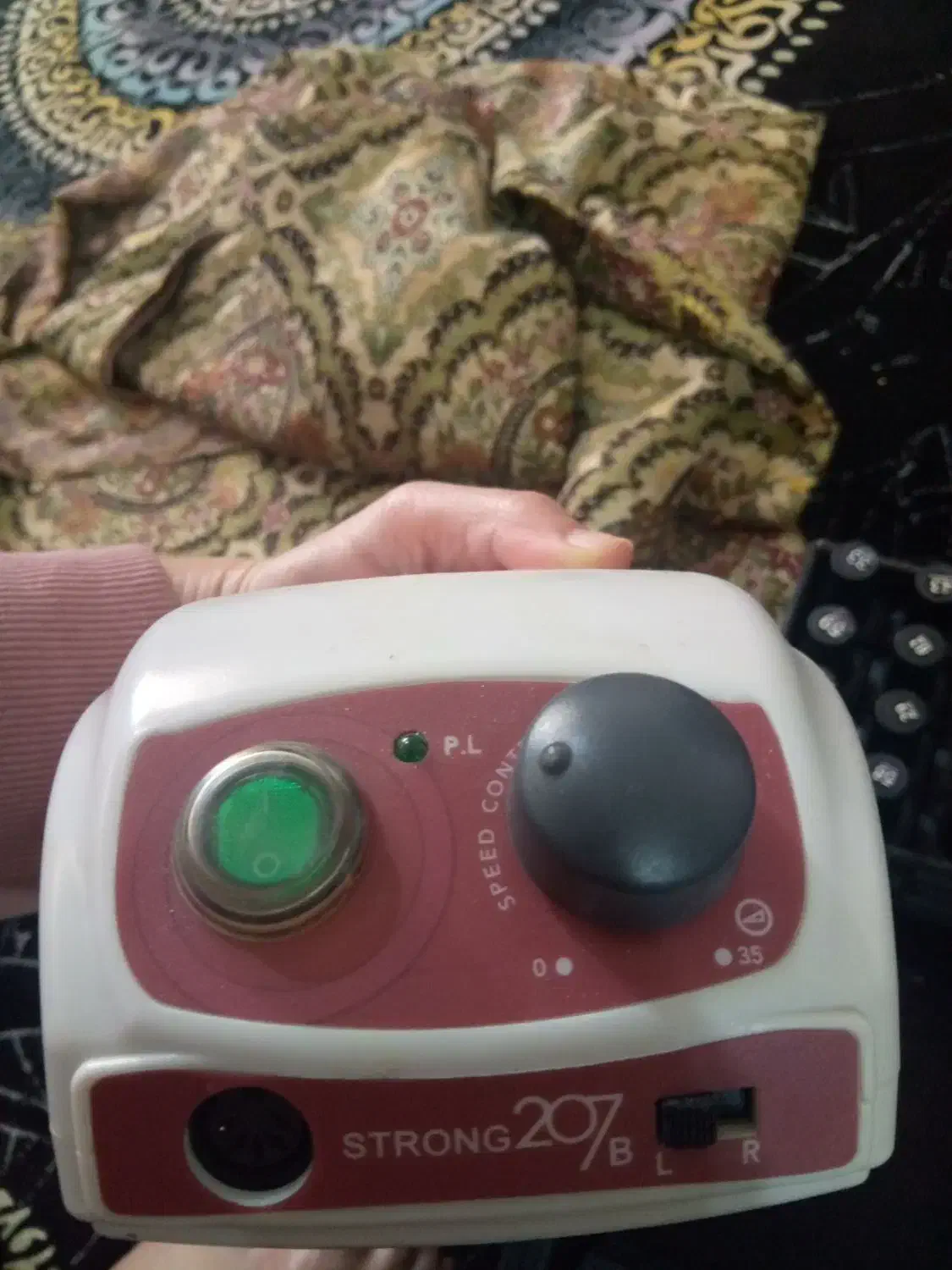 وسایل کلی کاشت ناخن|آرایشگاه و سالن‌های زیبایی|آمل, |دیوار