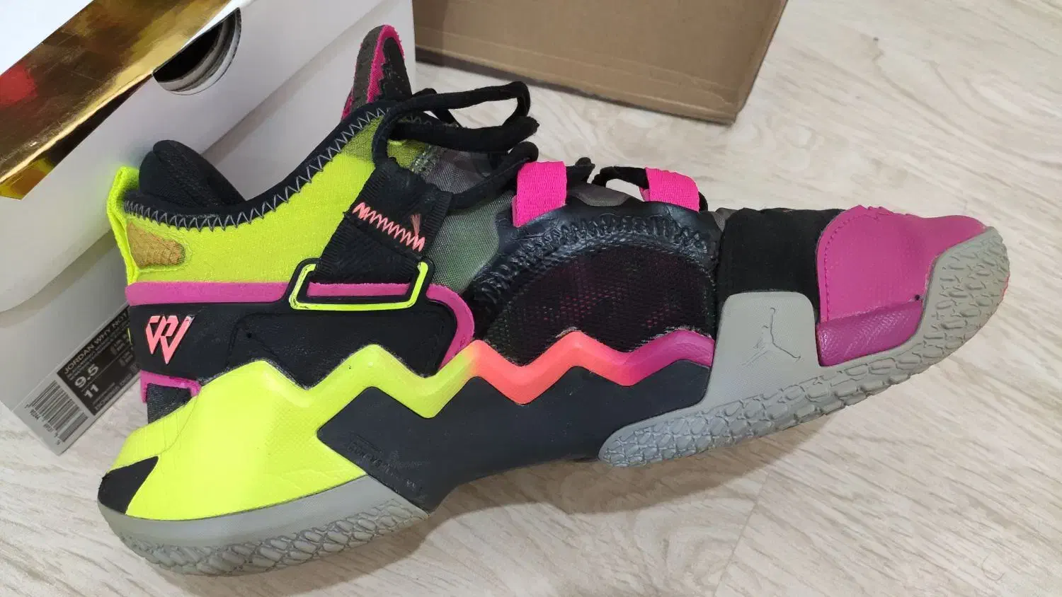 کفش بسکتبال حرفهای، کت کژوال، کلاه و عینک آفتابی|لباس|بوشهر, |دیوار