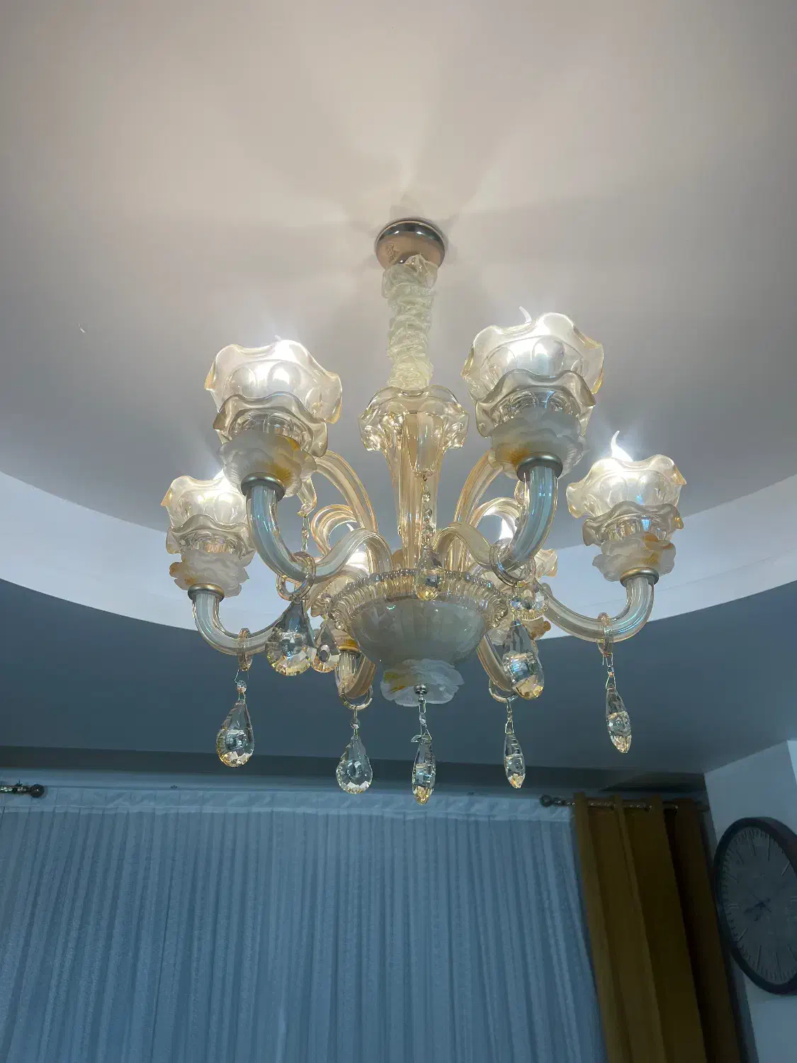 لوستر شش شاخه شیشه ای|لوستر و چراغ آویز|قم, شاه سید علی|دیوار