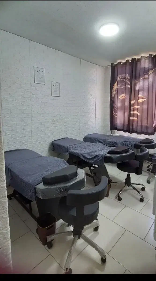 اجاره صندلی مجهز و اتاق در سالن زیبایی لاکچری|اجارهٔ دفتر کار، اتاق اداری، مطب|تهران, صادقیه|دیوار