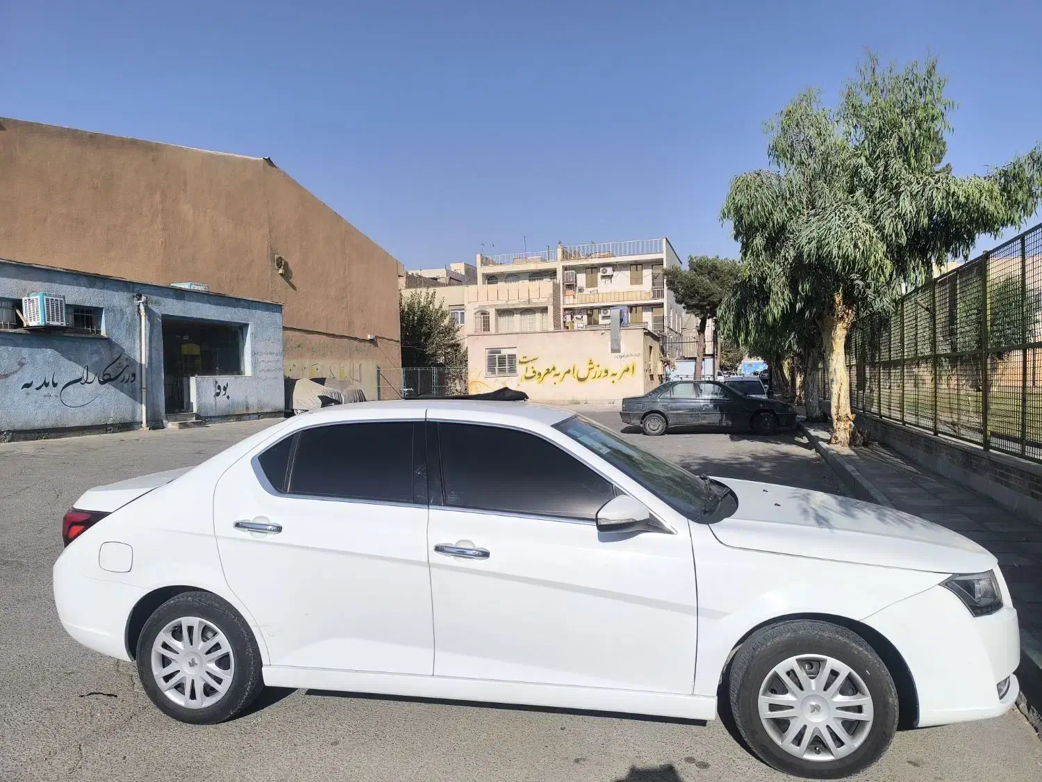 دنا پلاس 402|خودرو سواری و وانت|قرچک, شهرک طلائیه|دیوار