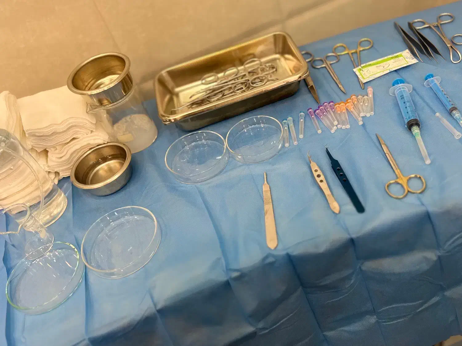 کاشت ابرو تخصصی طبیعیو با ظرافت بالا با قیمت مناسب|خدمات آرایشگری و زیبایی|رشت, گلسار|دیوار