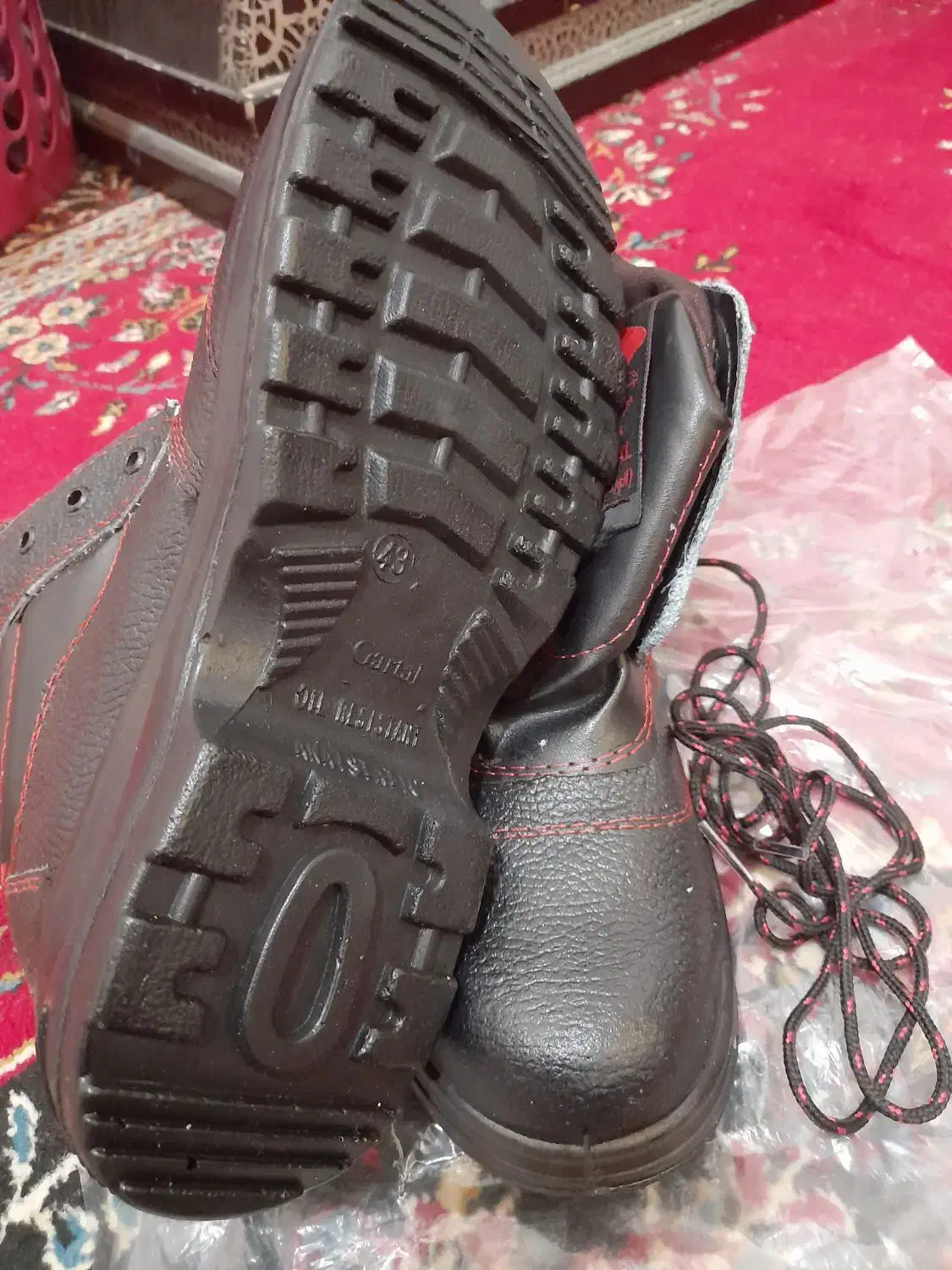 یک جفت ایمنی|کیف، کفش، کمربند|خرمآباد, |دیوار