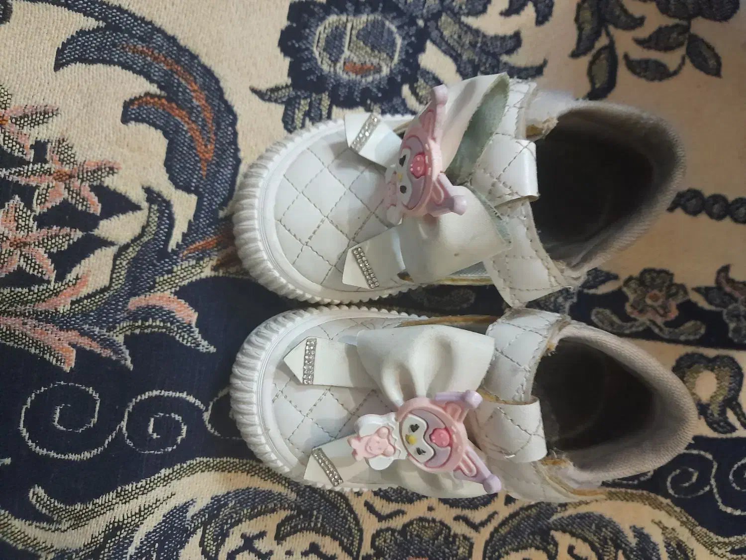 تعدادی لباس بچه گانه به فروش میرسد|کفش و لباس بچه|تهران, باغ خزانه|دیوار