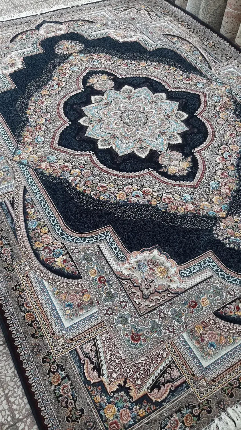 ۲تخته ۹متری ۱۲۰۰شانه باغ معلق درحد|فرش|قم, نیروگاه|دیوار