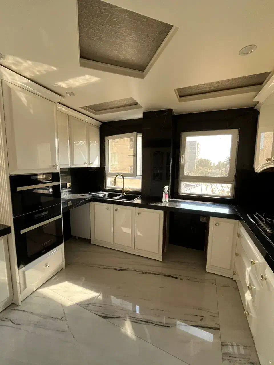 ۱۹۵ متر ۳ خواب نیاوران