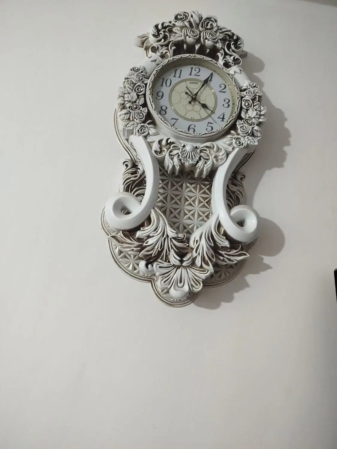 ی ساله خریدم  بخاطر عوض کردن دکوراسیون میفرمشم|ساعت دیواری و تزئینی|گرمی, |دیوار