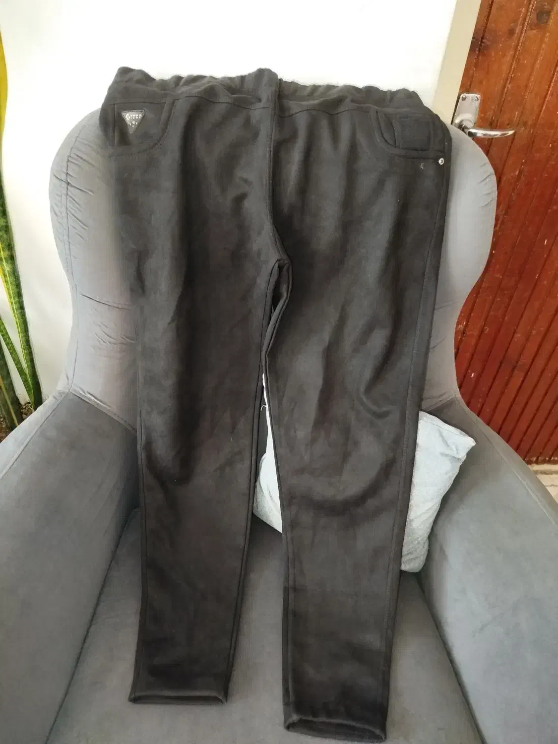 لباس در حد نو|لباس|چالوس, |دیوار