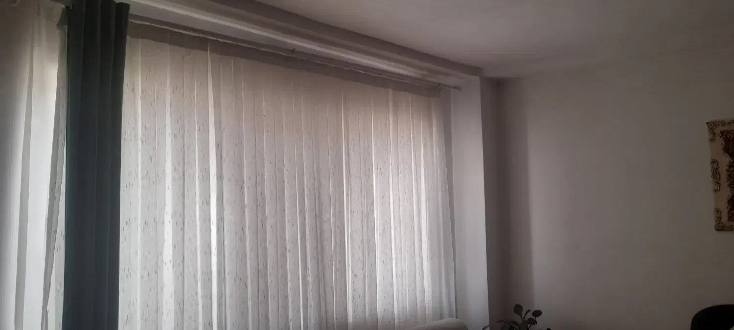 پرده پذیرایی به همراه والان ابی رنگ با ارتفاع ۲.۶۰|پرده، رانر، رومیزی|رشت, باهنر|دیوار