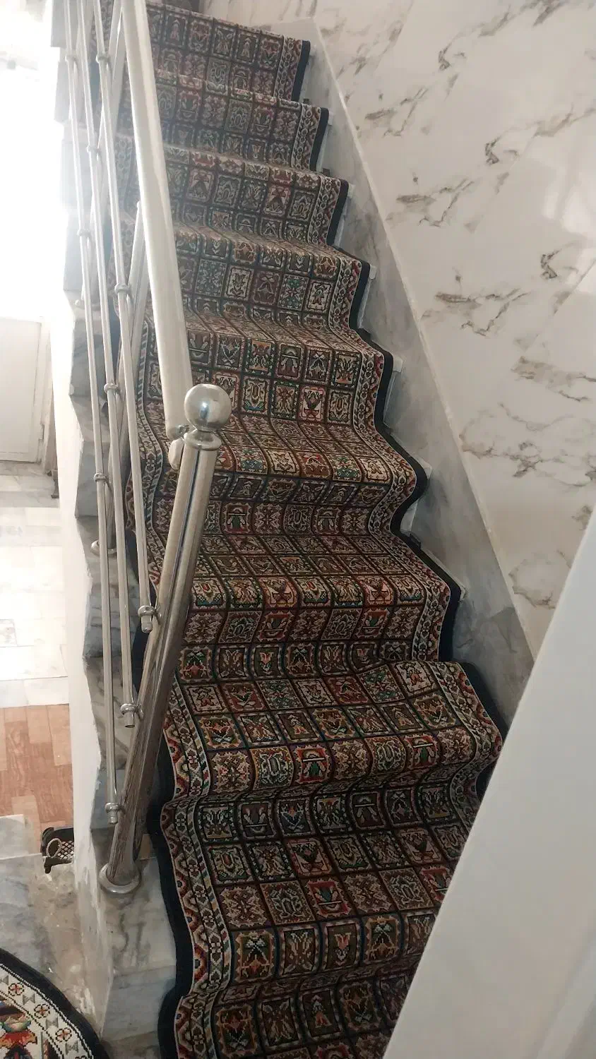 گلیم پله.|فرش|همدان, |دیوار