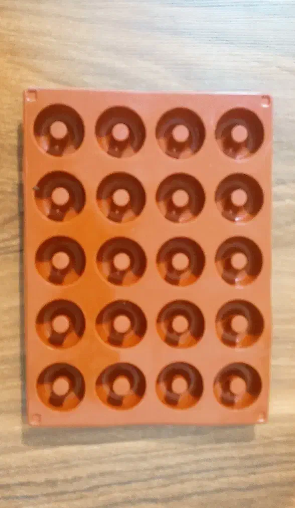 قالب سیلیکونی مینی دونات|ظروف پخت‌وپز|قم, انصار‌الحسین|دیوار