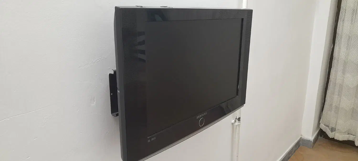 تلویزیون ال سی دی|تلویزیون و پروژکتور|لاهیجان, کوی خزر|دیوار