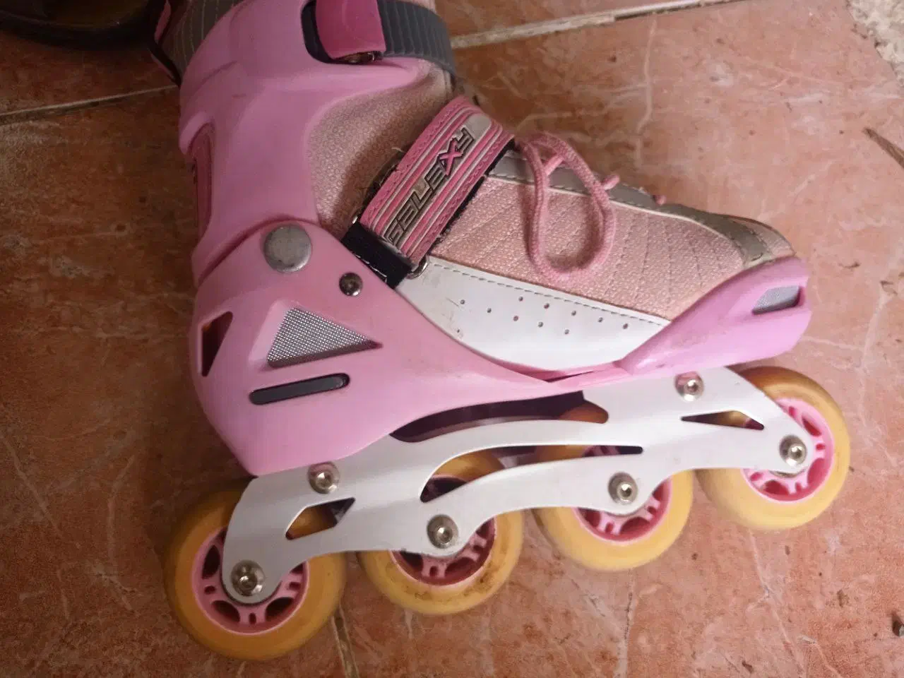 اسکیت همراه با کلاه مارک گلکسی|دوچرخه، اسکیت، اسکوتر|گرگان, |دیوار