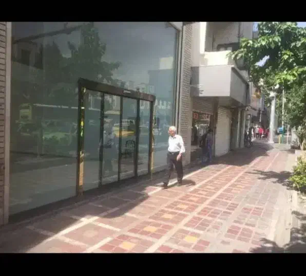 130 متر مغازه بر اصلی ستارخان پر تردد ۱۰متر بر|اجارهٔ مغازه و غرفه|تهران, شهرآرا|دیوار