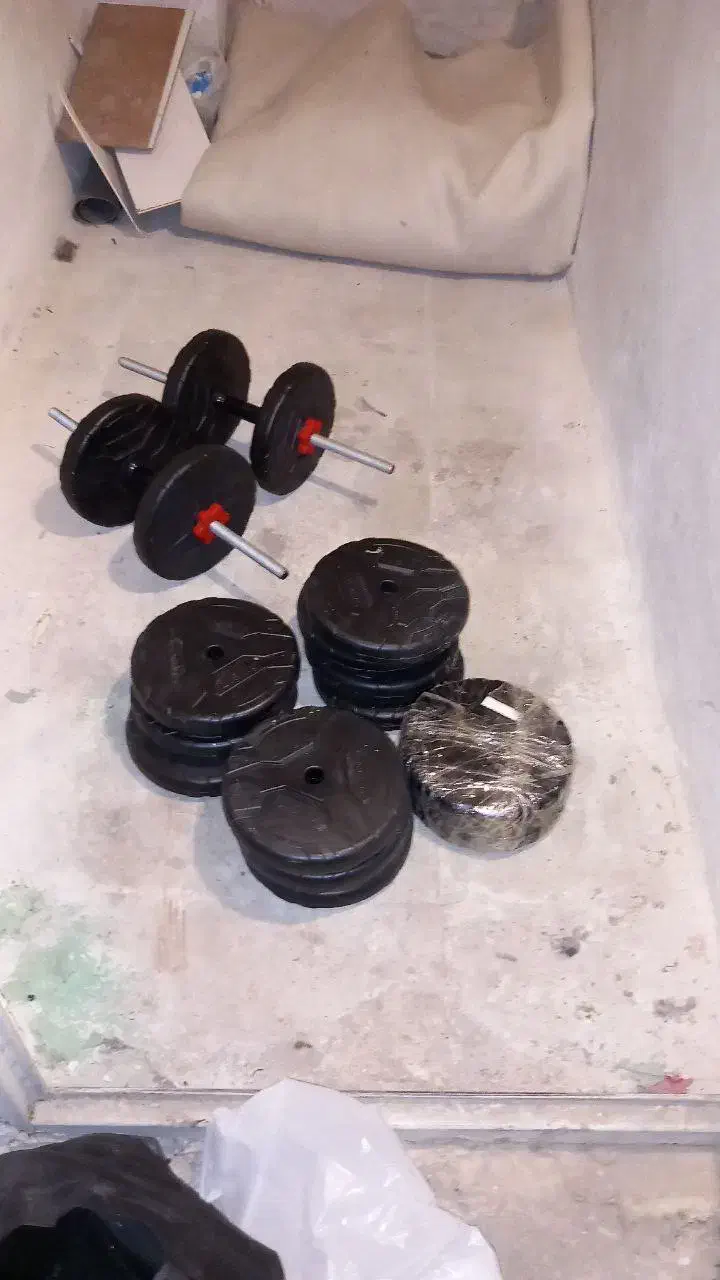 هالتر ۱۷/۵کیلوگرمی و دو دمبل و ۱۶ وزنه ۲/۵کیلوگرمی|تجهیزات ورزشی|کرج, برغان|دیوار