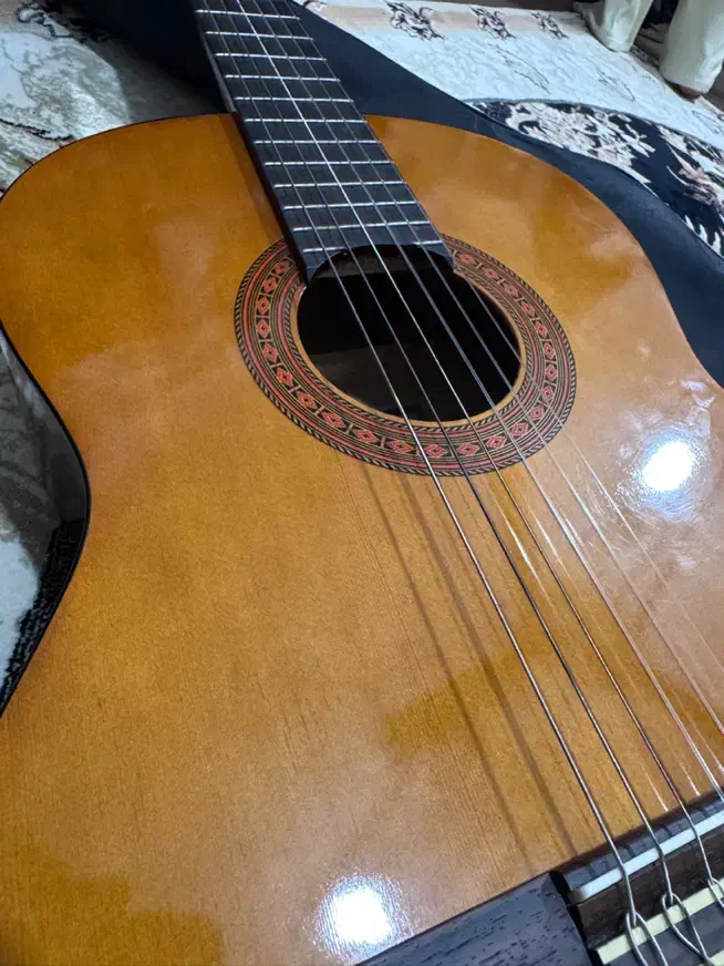 گیتار یاماها c40|گیتار، بیس، امپلیفایر|لنگرود, |دیوار