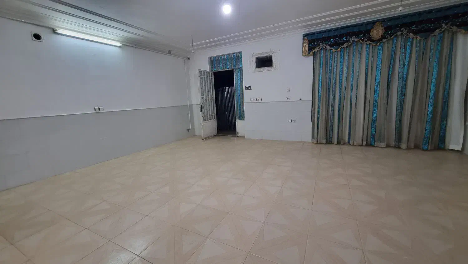 اجاره طبقه اول خ معلم دوخواب شیک و تمیز|اجارهٔ آپارتمان|رفسنجان, |دیوار