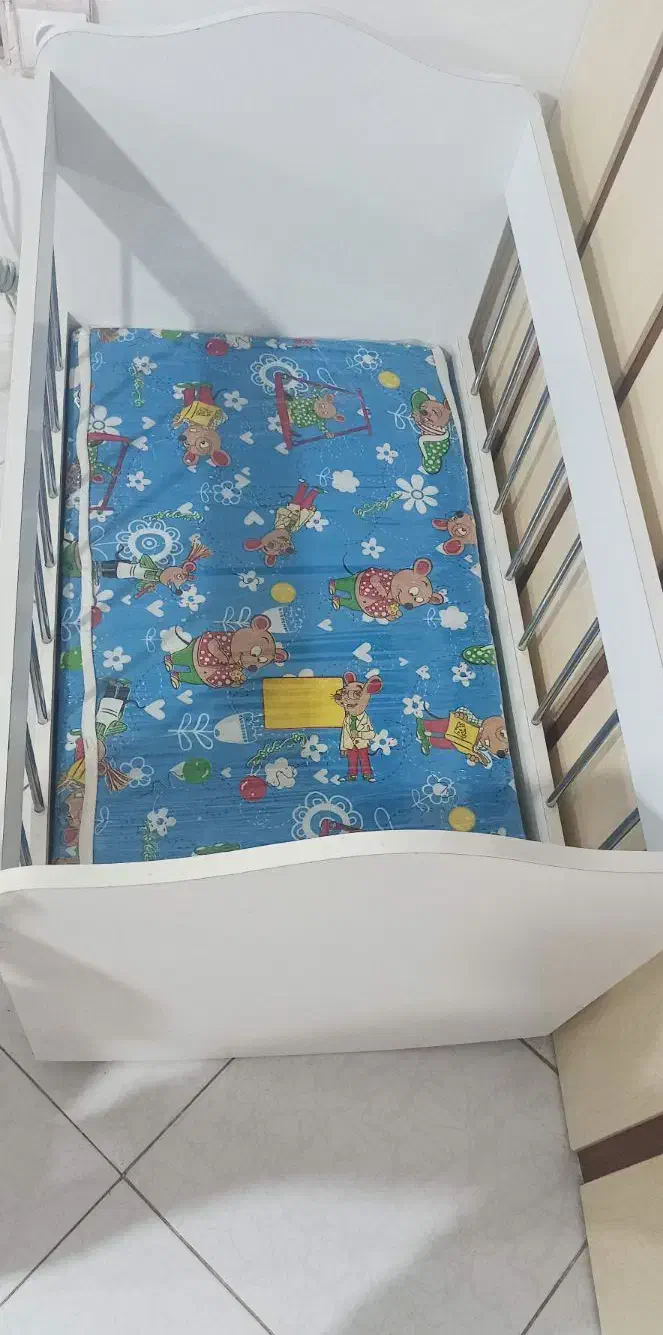 تخت خواب نوزاد نوجوان|تخت و سرویس خواب|مشهد, ولیعصر (شهرک غرب)|دیوار