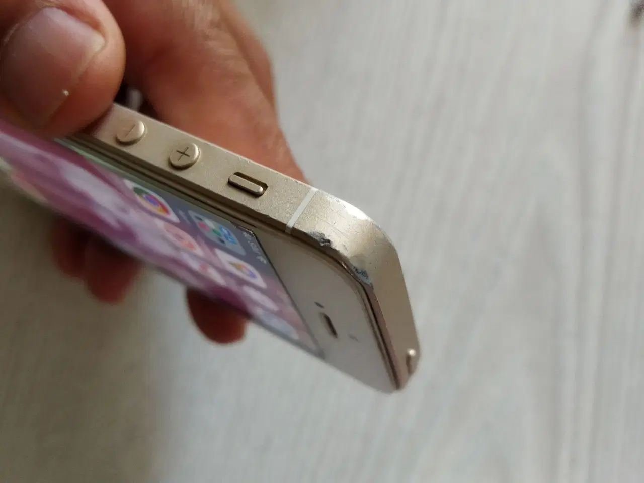 iPhone SE ۲۰۱۶|موبایل|تهران, قنات‌کوثر|دیوار