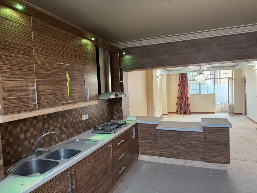 اپارتمان ۴ طبقه، خیابان بزرگمهر|فروش آپارتمان|اصفهان, ملک|دیوار