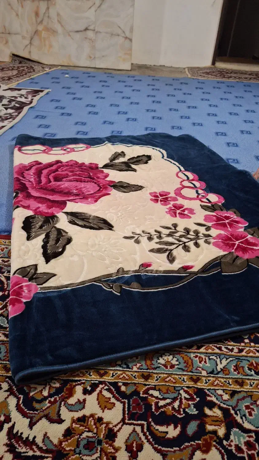 پتوی خوش رنگ ۳عددباقیمت مناسب|رختخواب، بالش، پتو|مشهد, رسالت|دیوار