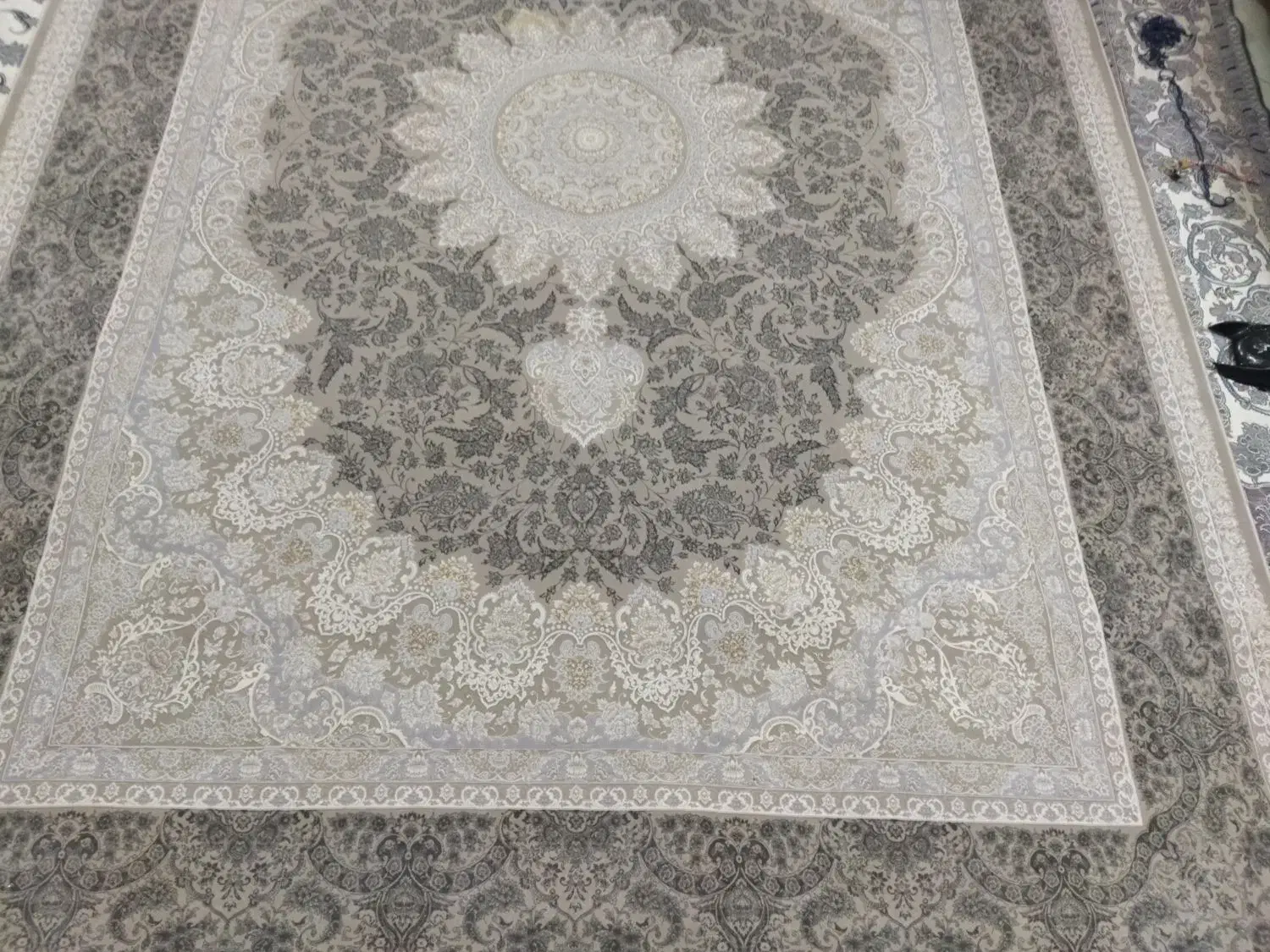 فرش 9متری|فرش|اصفهان, الهیه|دیوار