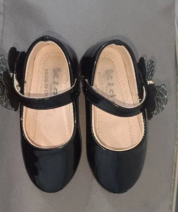 کفش کودک سایز ۲۲|کفش و لباس بچه|اهواز, فولادشهر|دیوار