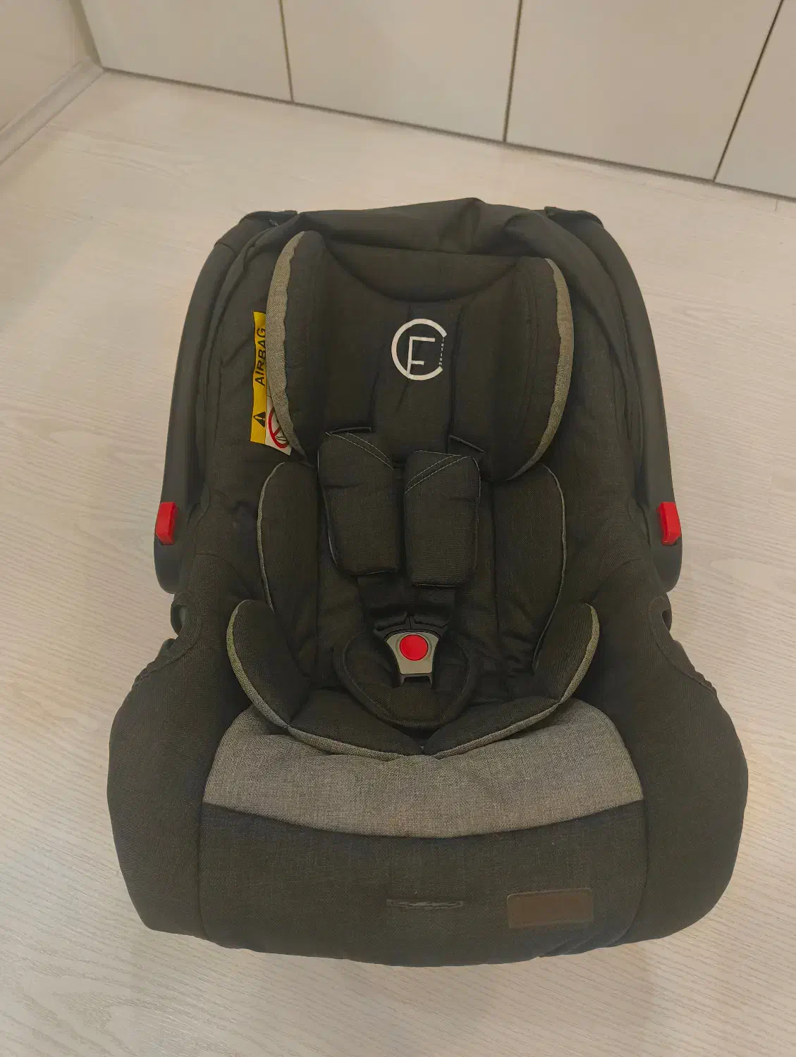 کریر بچه|تخت و صندلی بچه|رشت, بلوار گیلان|دیوار