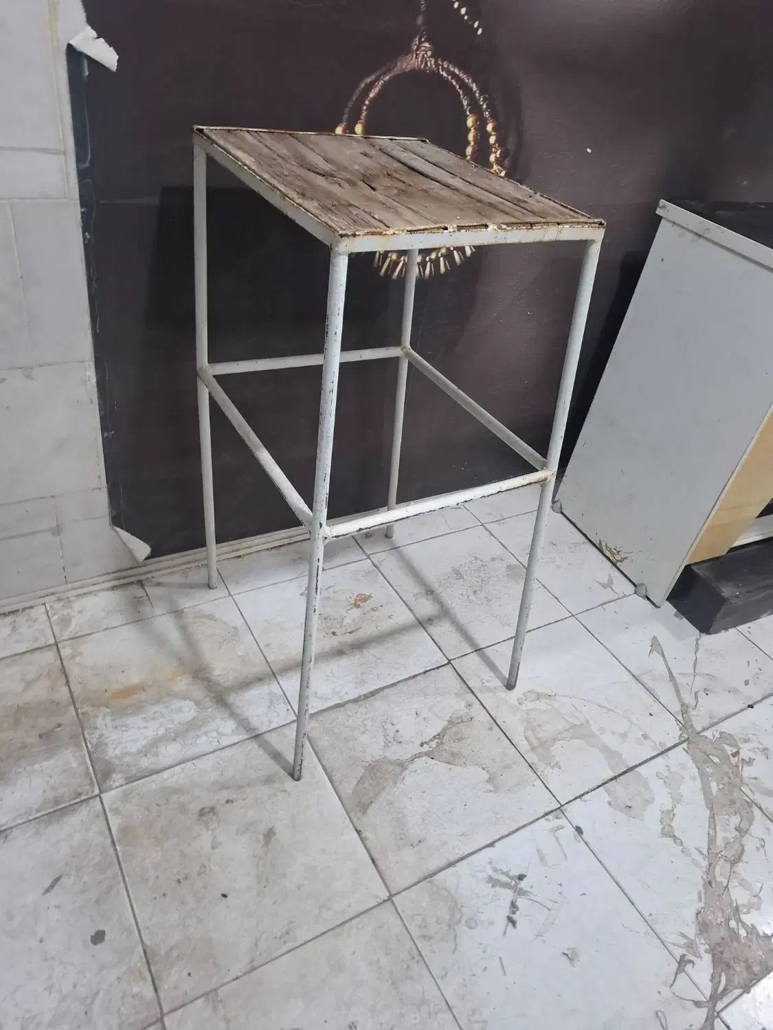 ویترین و میز و چهارپایه مغازه|فروشگاه و مغازه|اسلامشهر, شهرک مفیدی|دیوار