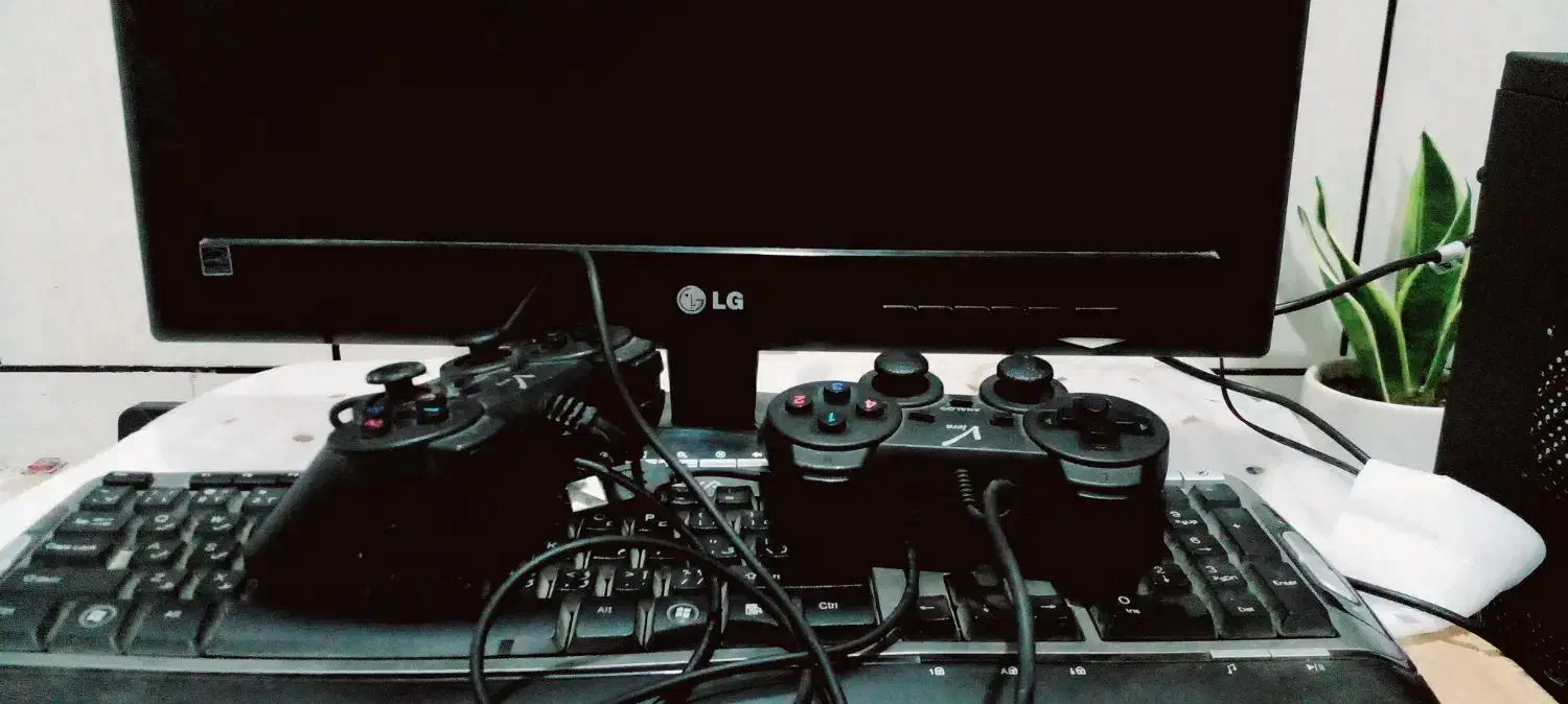 کامپیوتر و مانیتور|رایانه رومیزی|اندیمشک, |دیوار