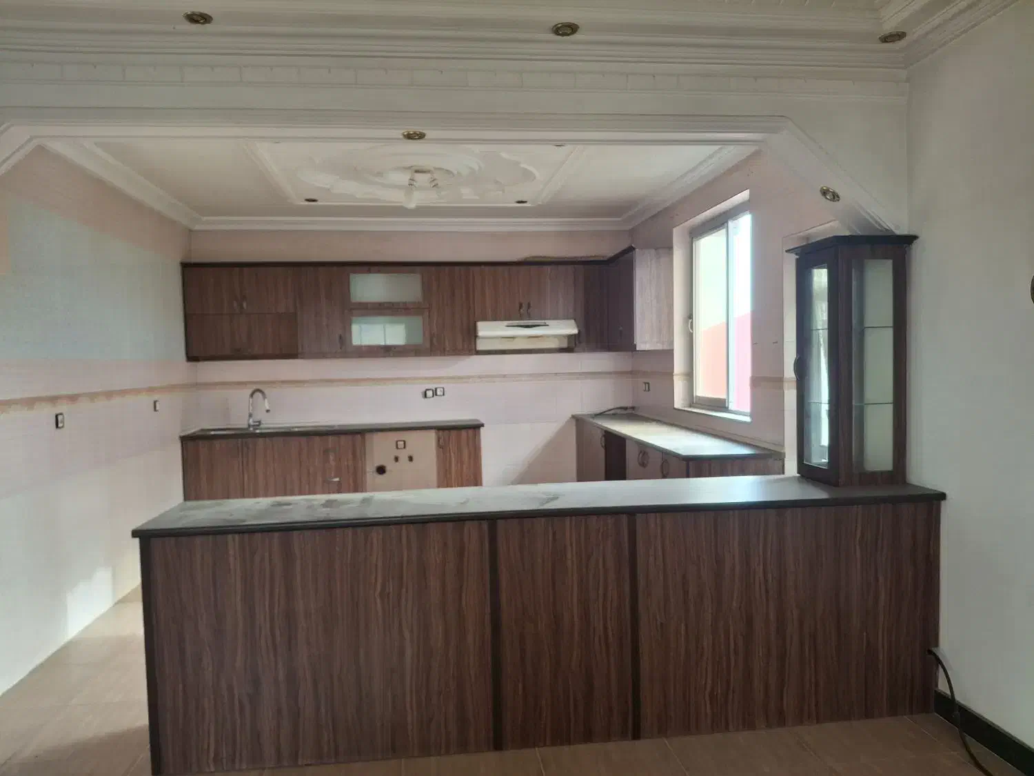 کابینت سالم|کتابخانه، شلف، قفسههای دیواری|رضوانشهر, |دیوار