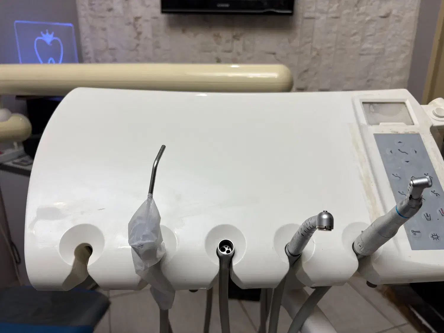 یونیت دندانپزشکی|پزشکی|ساری, |دیوار