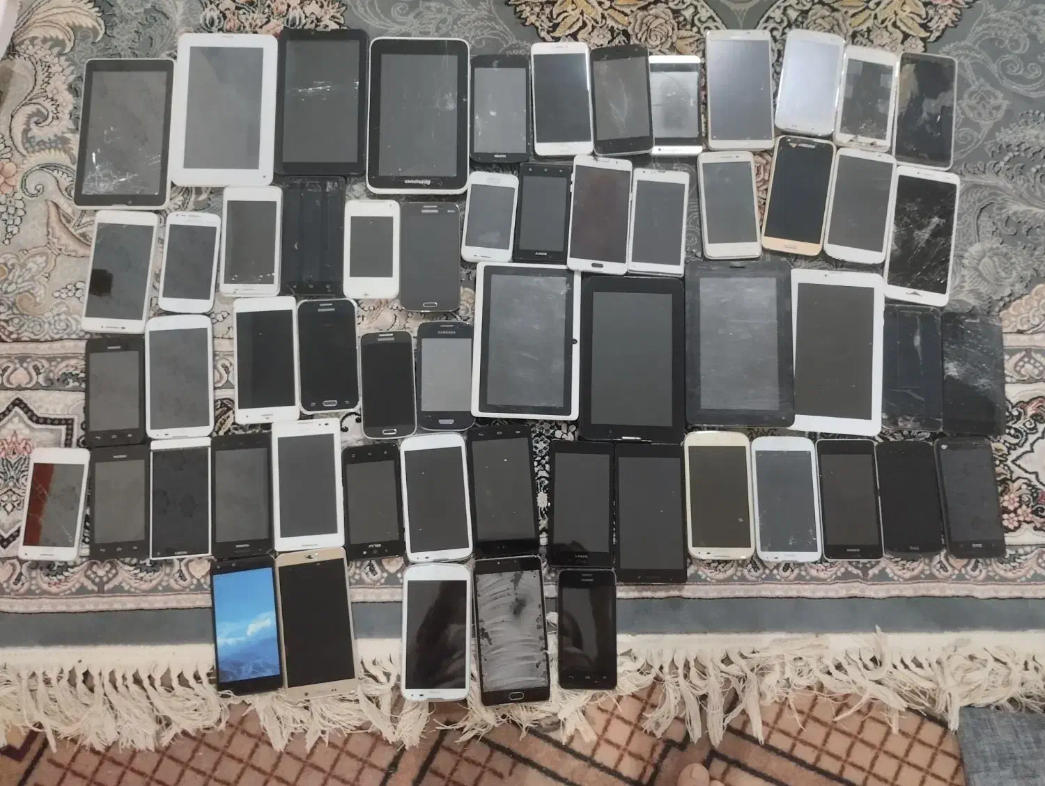 تعدادی گوشی|موبایل|مشهد, طلاب|دیوار