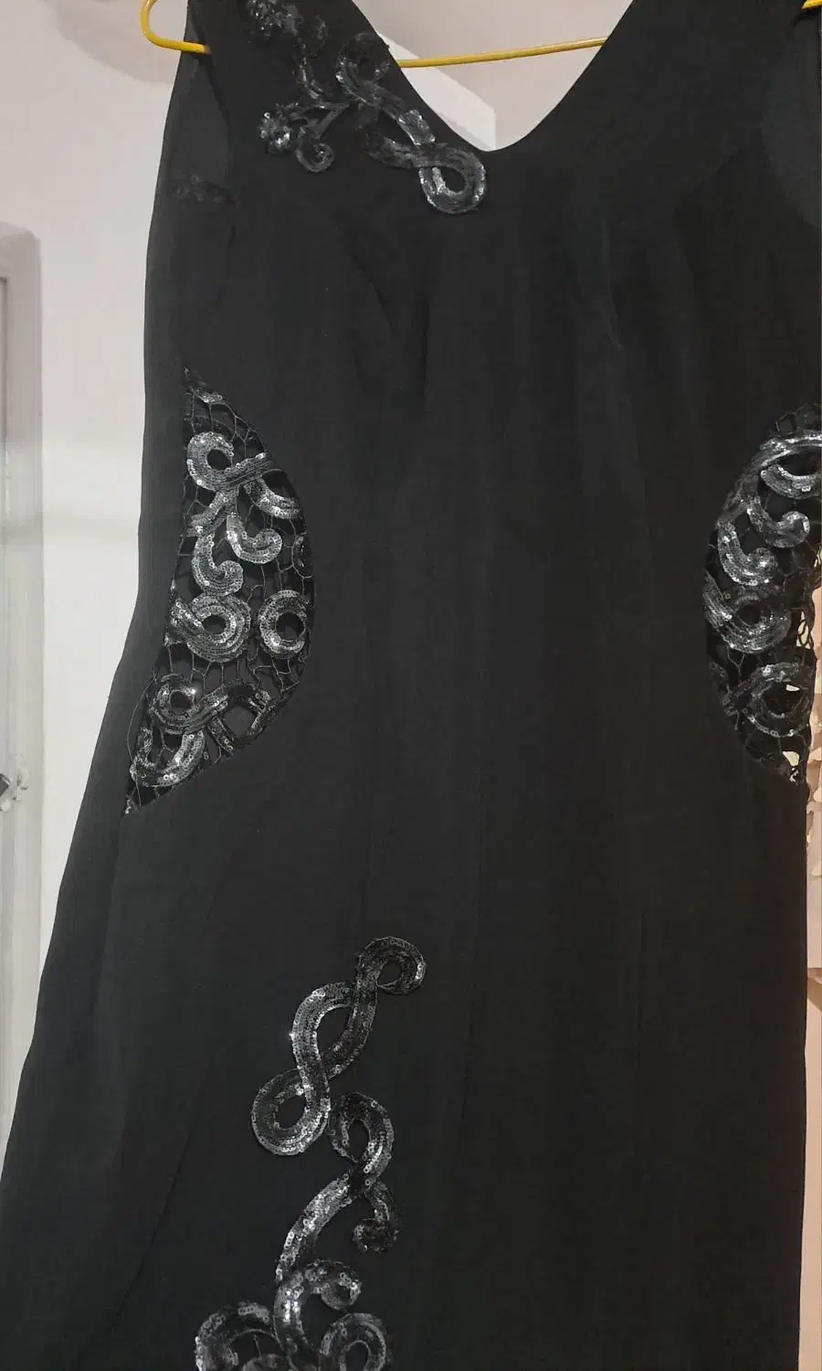 تعدادی لباس در حد نو برای فروش موجود هست|لباس|بندر انزلی, پرستار|دیوار