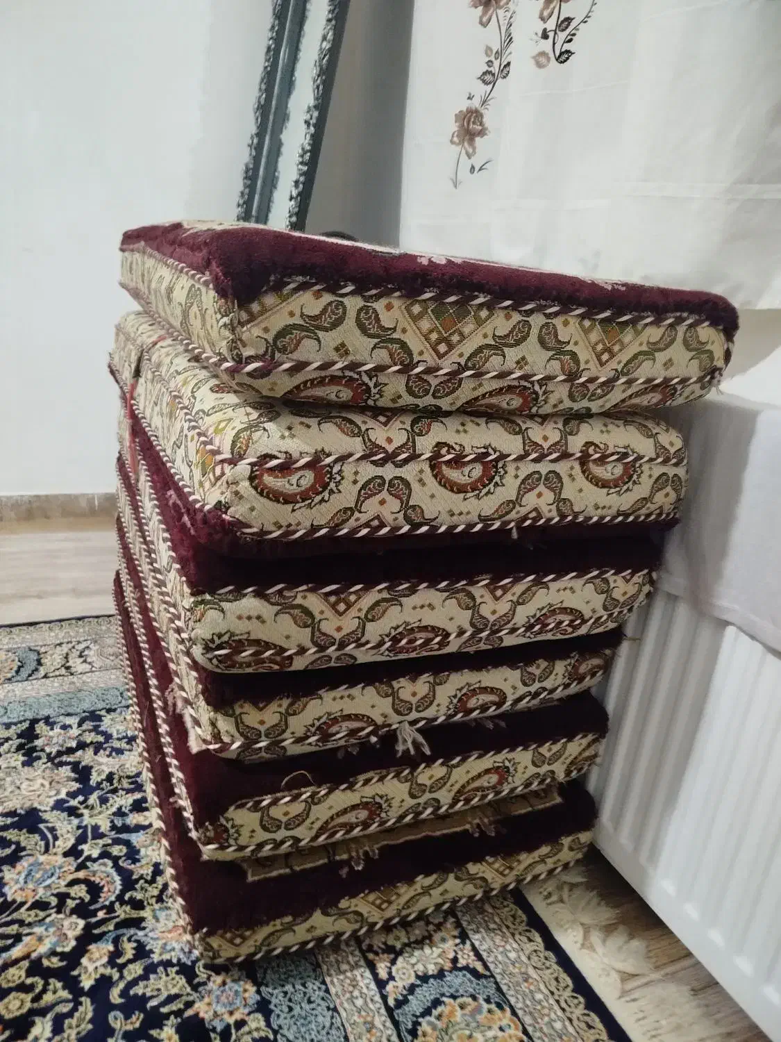 پشتی|پشتی|سقز, |دیوار